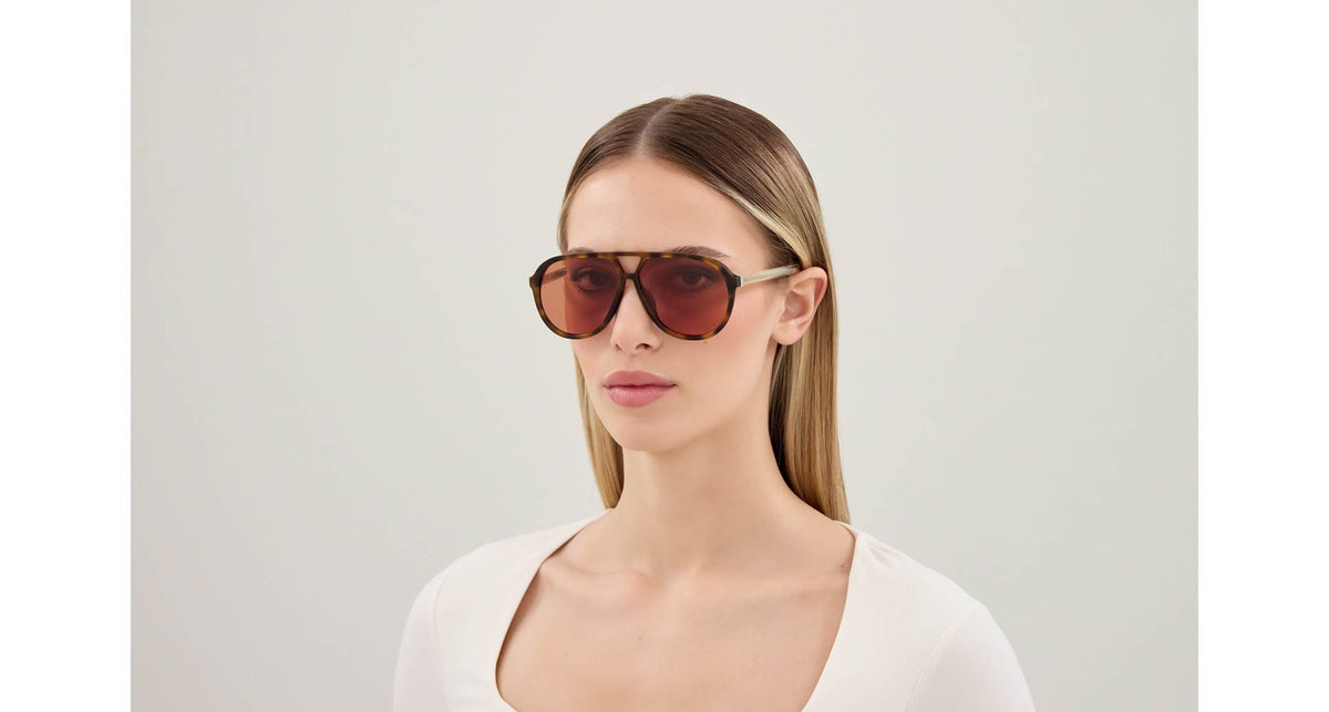Alexander McQueen AM0586S 002
