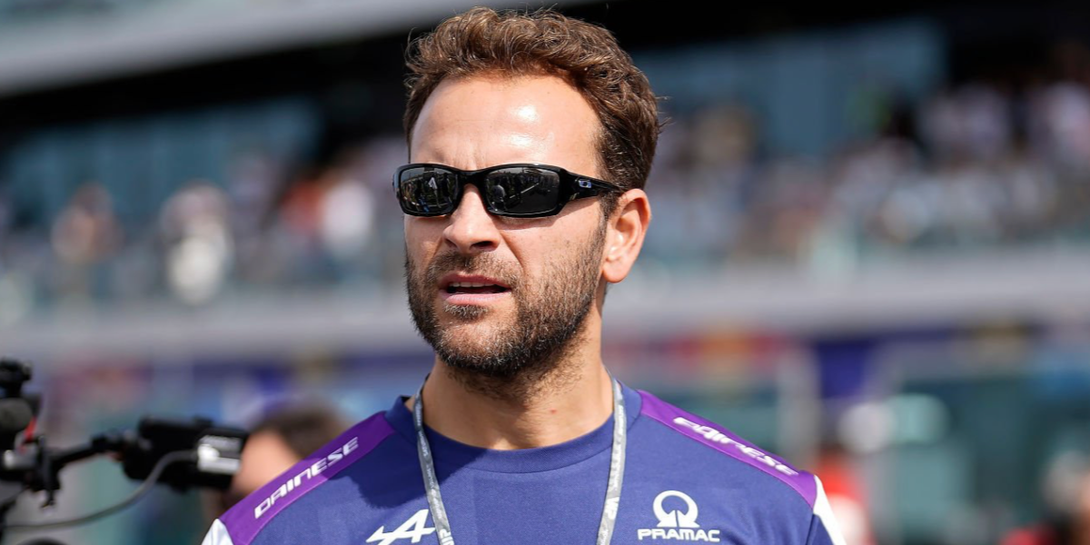 Italian actor Alessandro Borghi was seen wearing black Oakley Fives Squared OO9238 06 Polarised sunglasses at the MotoGP of San Marino, September 2025. Shop online now on Pretavoir