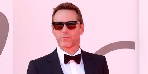 Actor Alessandro Nivola was seen wearing black Oliver Peoples Oliver Sun OV5393SU 1492/P1 Polarised sunglasses at the Venice Film Festival 2024. Shop online now on Pretavoir