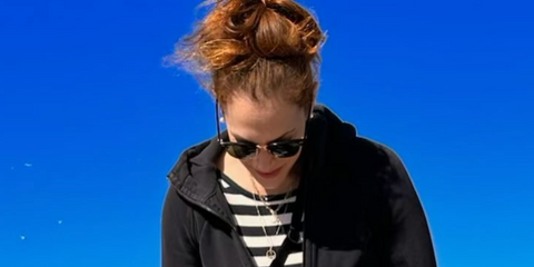 Actress Amanda Righetti was seen wearing the iconic Ray-Ban Clubmaster 3016 W0365 Black sunglasses in her Instagram post, January 2024.