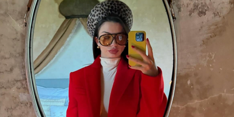 Amy Jackson was seen wearing Bottega Veneta BV1273S 003 Drop Aviator sunglasses in her social media post