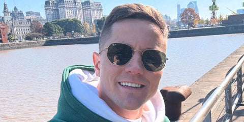 Spanish footballer Ander Herrera was seen wearing Ray-Ban RB 3548N 001 Hexagonal Gold With Flat Lenses sunglasses in Buenos Aires, shared through his Instagram post in September 2025.
