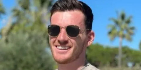 Scottish footballer Andy Robertson was seen wearing Ray-Ban RB 3548N 001 Hexagonal Gold With Flat Lenses sunglasses in 2021. Shop online now on Pretavoir
