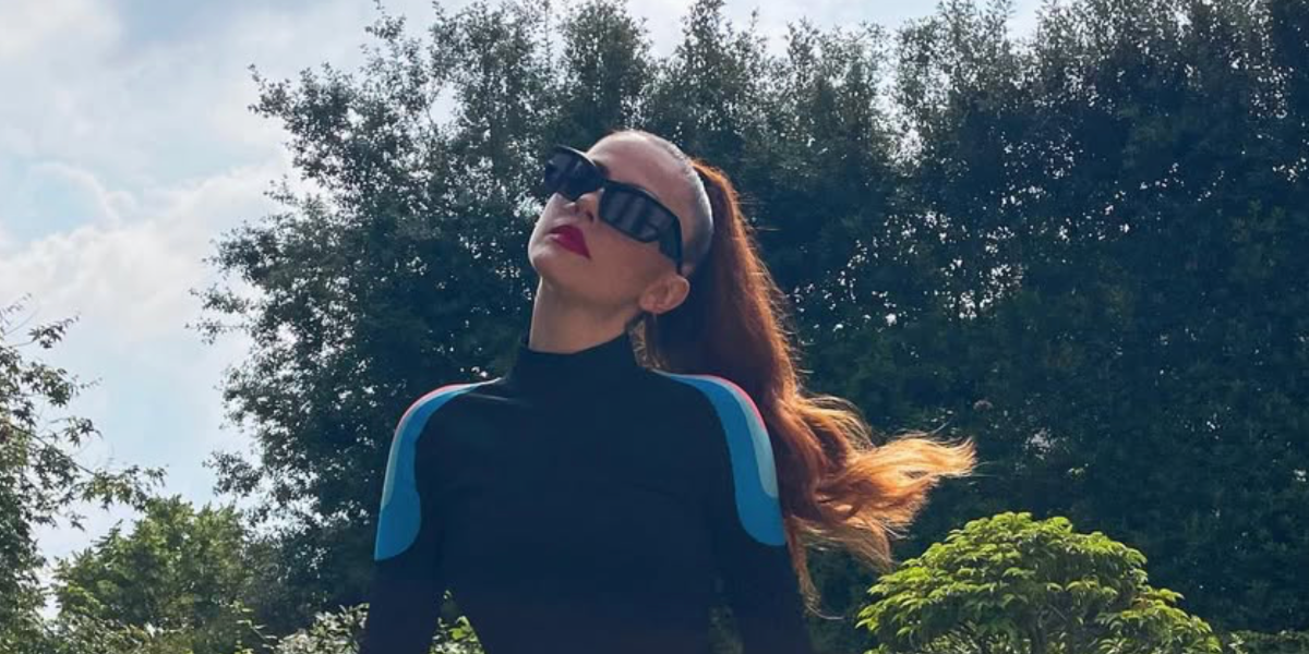 Annalisa Scarrano was seen wearing black Givenchy Giv Cut GV40049I 02A sunglasses in her Instagram post