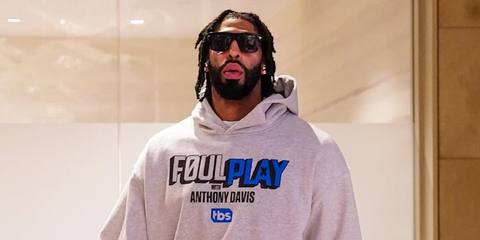 Basketball player Anthony Davis of LA Lakers was seen wearing black Tom Ford Fausto TF711 01A sunglasses in his Instagram post, February 2025. Shop online now on Pretavoir