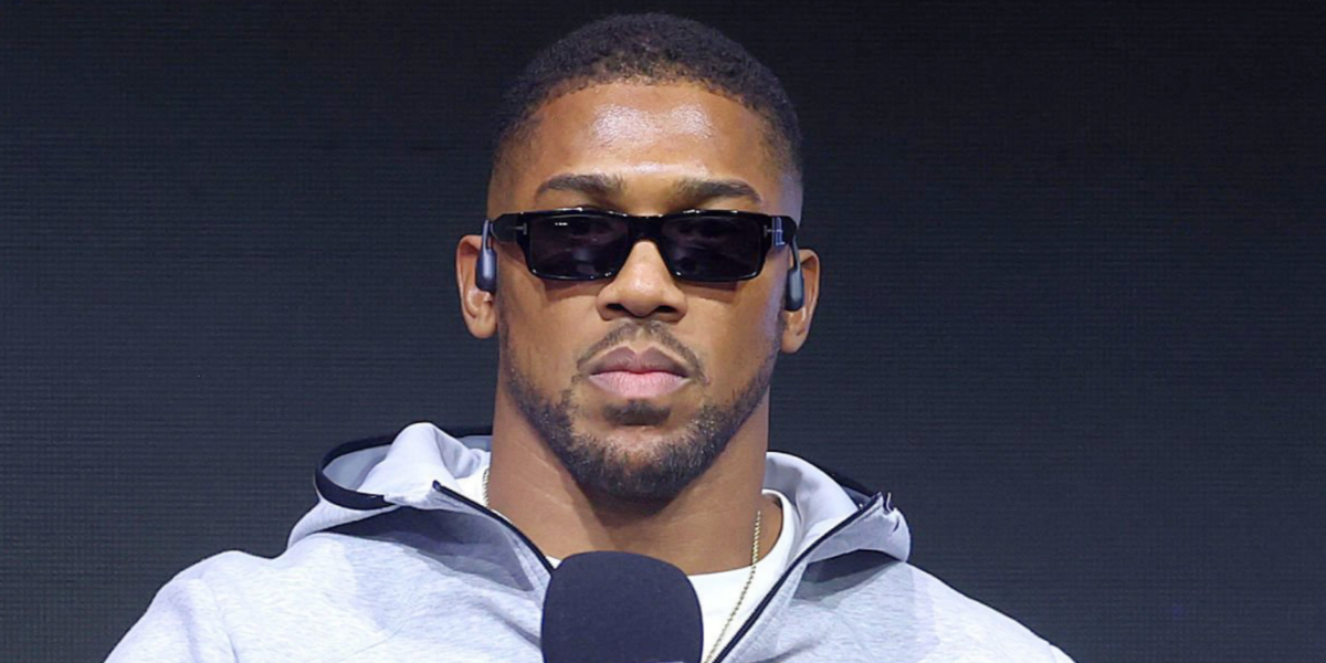 Boxing champion Anthony Joshua wore black Tom Ford Juan TF1181-N 01A sunglasses during the announcement of his upcoming fight against Tyson Fury this December in London, September 2026.
