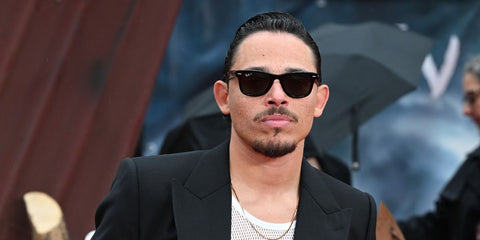 Actor and singer Anthony Ramos was see wearing the iconic Ray-Ban Wayfarer 2140 901/58 Polarised sunglasses at the European premiere of Twisters in London, July 2024. Shop online now on Pretavoir