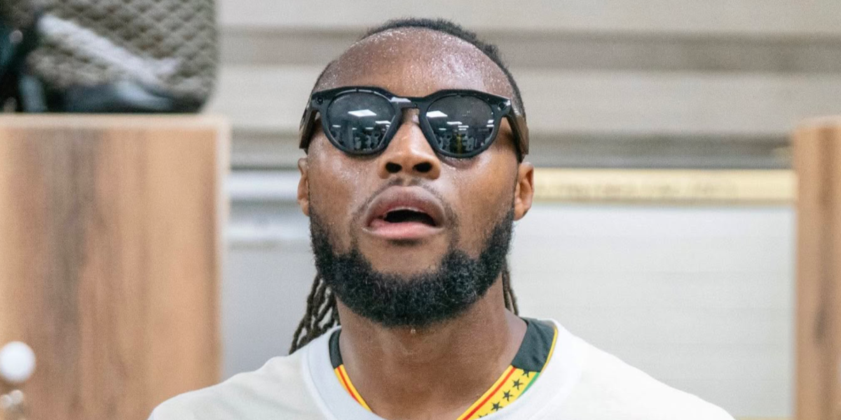Footballer Antoine Semenyo was seen wearing black Oakley Meta Hstn OW8002 03 Prizm Polarised Smart Glasses in a social media post.