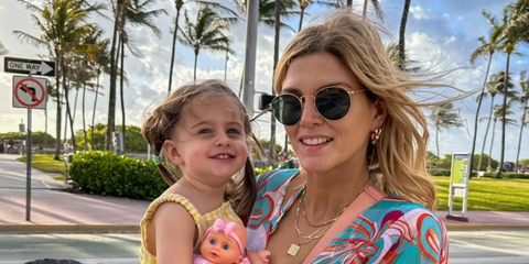 British TV personality Ashley James was seen wearing Ray-Ban Round Metal 3447 001 sunglasses in Miami, April 2025. Shop online now on Pretavoir
