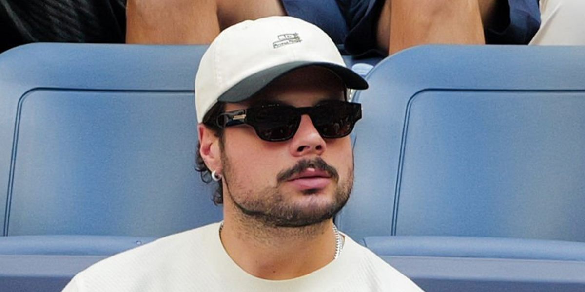 Professional ice hockey player Auston Matthews was seen wearing black Bottega Veneta BV1460S 001 sunglasses at the US Open 2026 final match.