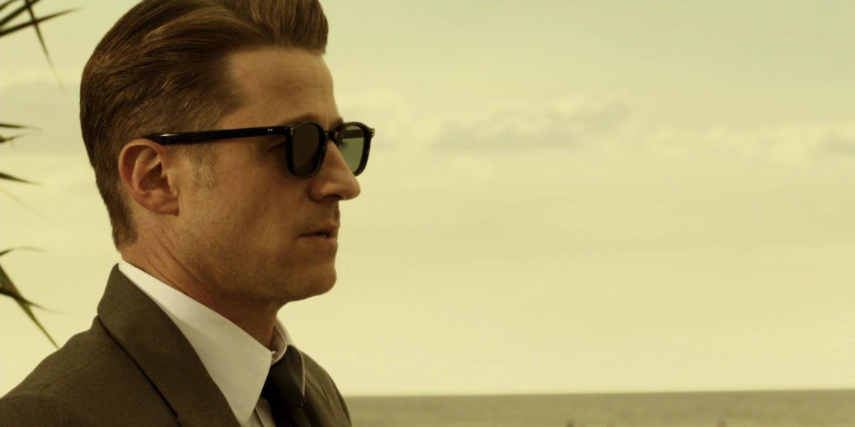 Ben McKenzie was seen wearing black Oliver Peoples Boudreau L.A OV5382SU 1005/73 in Gotham season 4 episode 3 as James Gordon