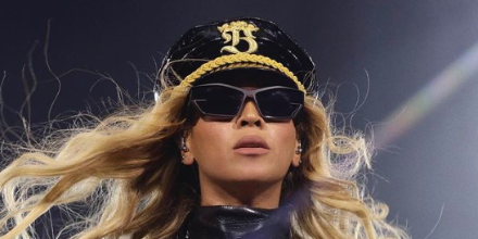 Beyonce Renaissance World Tour black Givenchy sunglasses