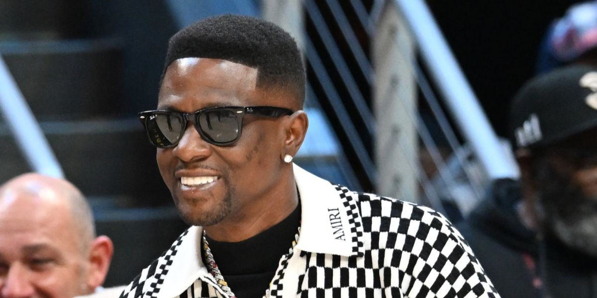Rapper Boosie Badazz was seen wearing the iconic Ray-Ban Wayfarer 2140 901/58 Polarised sunglasses at the game between the Indiana Pacers and the Atlanta Hawks in Atlanta, Georgia, in March 2025.