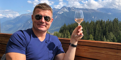 Irish former rugby player Brian O'Driscoll was seen wearing gunmetal Ray-Ban Aviator 3025 004/58 Polarised sunglasses  prior to the OMEGA Celebrity Masters 2018 in Switzerland, shared through his Twitter / X post. Shop online now on Pretavoir