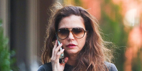 Actress Charisma Carpenter was seen wearing tortoiseshell Ray-Ban Cats 5000 RB 4125 710/51 aviator sunglasses with brown gradient lenses in New York City, July 2025. Shop online now on Pretavoir