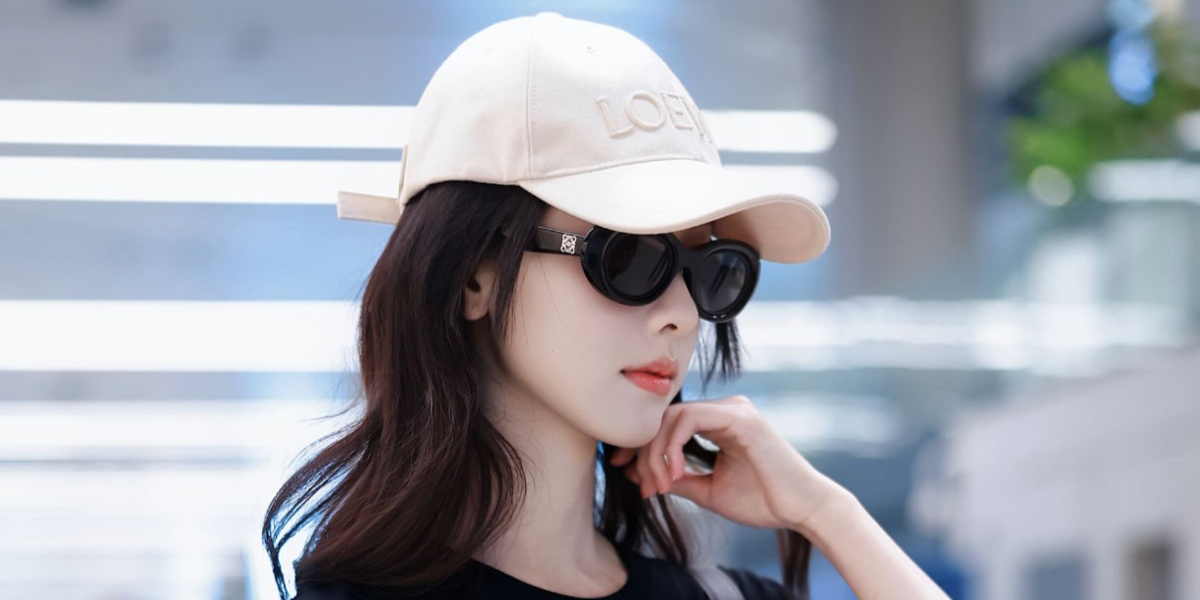 Chinese actress Chen Duling was seen wearing black and havana Loewe Anagram LW40190I 01E oval sunglasses in Shanghai, Junr 2026.