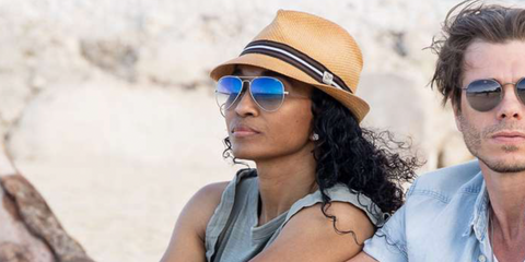 Rozonda "Chilli" Thomas of TLC was seen wearing gold Ray-Ban Aviator 3025 001/3F sunglasses with  Blue Gradient lenses while vacationing with partner Matthew Lawrence. Shop online now on Pretavoir