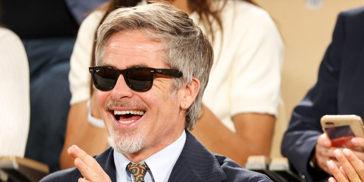 Chris Pine was seen wearing tortoiseshell Ray-Ban Wayfarer 2140 902 sunglasses at the French Open 2026.