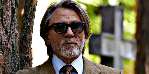 Daniel Craig wears Cutler and Gross Sun 9261 02 Old Brown Havana Sunglasses in Knives Out: Wake Me Up Deadman on Netflix
