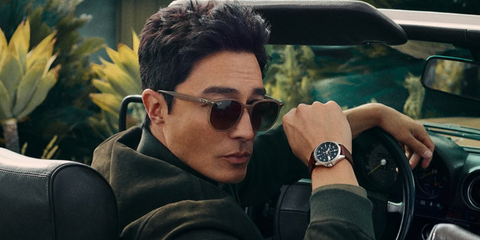 Actor Daniel Henney was seen wearing beige Ray-Ban RB 4306 6166/13 sunglasses with brown gradient lenses in an advertorial for Hamilton Watch in Arena Korea Magazine, December 2024. Shop online now on Pretavoir