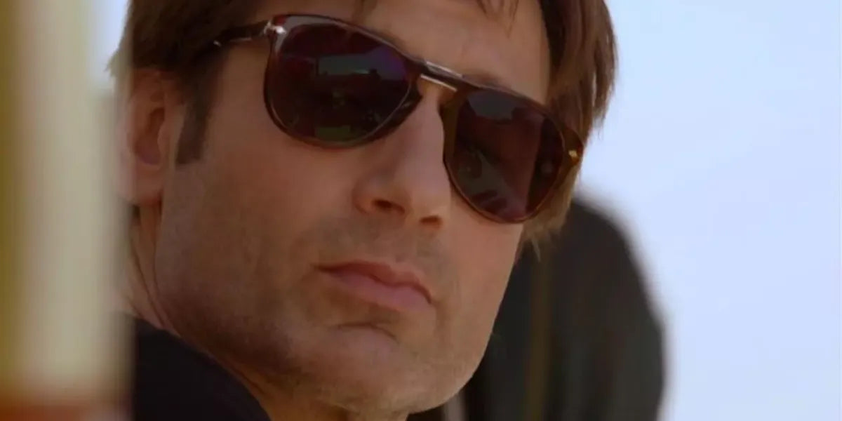 Actor David Duchovny was seen wearing tortoiseshell Persol 0714 Folding 24/57 Polarised sunglasses with brown lenses in Californication, as Hank Moody. Shop online now on Pretavoir