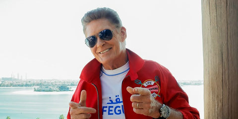 David Hasselhoff was seen wearing silver Ray-Ban Aviator Large Metal RB 3025 003/02 sunglasses with blue Polarised lenses at the Atlantis Aquaventure Waterpark Dubai, September 2024