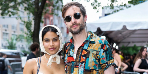 Actor David Rysdahl, pictured with partner Zazie Beetz was seen wearing Ray-Ban Round Metal 3447 11258 Polarised sunglasses in New York City, June 2025.