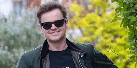 Television presenter Declan Donnelly was seen wearing the iconic Ray-Ban Wayfarer 2140 901/58 Polarised black sunglasses in London, April 2021. Shop online now on Pretavoir