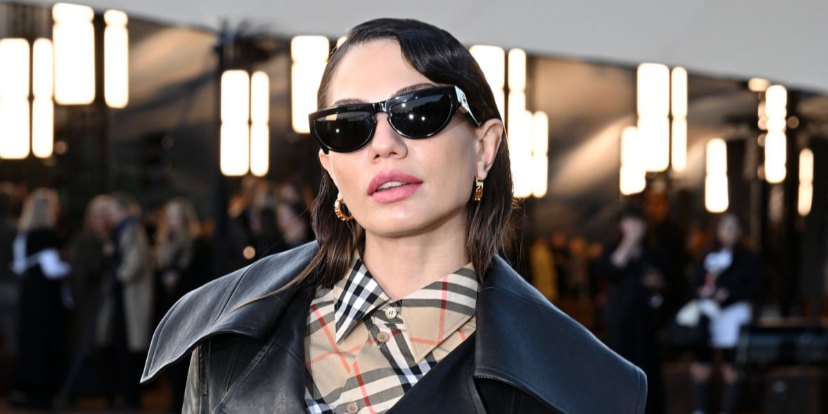 Tutkish actress Demet Ozdemir was seen wearing black Burberry TB Collection BE4422U 4112/87 sunglasses at the Burberry Spring/Summer 2026 fashion show during London Fashion Week. Shop online now on Pretavoir