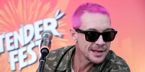 DJ Diplo was seen wearing black Ray-Ban Meta Wayfarer RW4008 601/71 Smart Glasses at the judges' table at the Tenderfest 2025 in Beverly Hills. Shop online now on Pretavoir