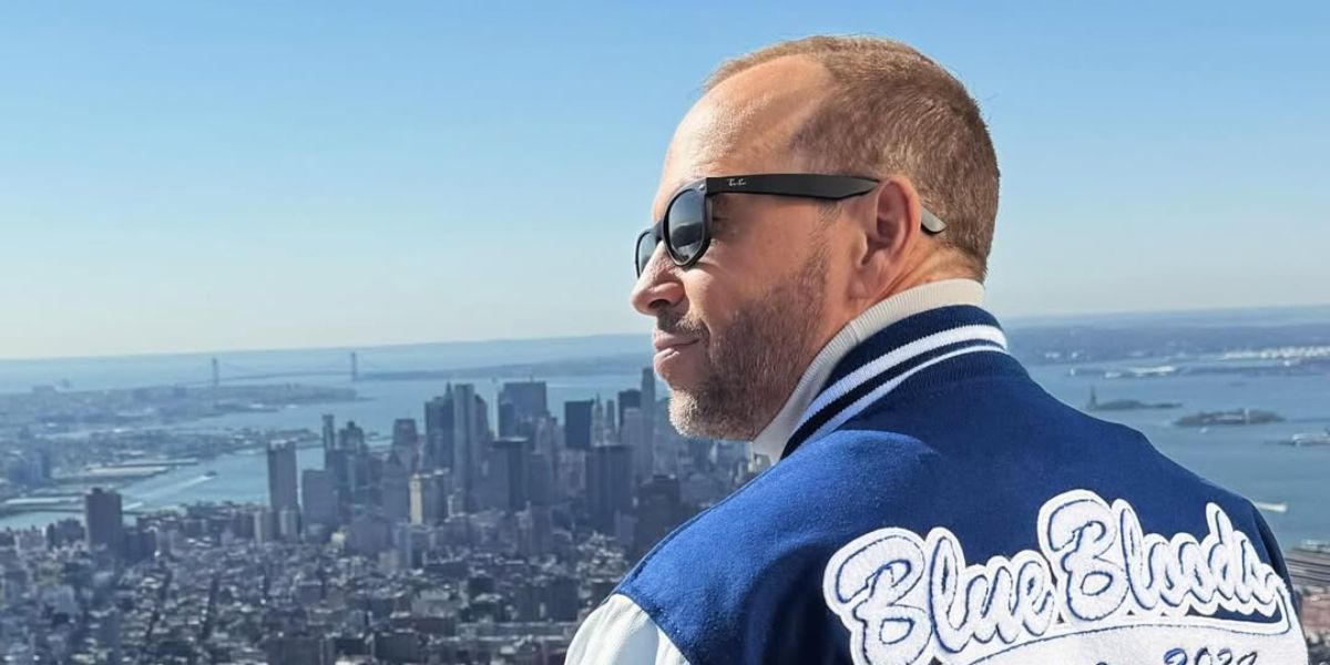 Actor and singer Donnie Wahlberg was seen wearing rubber black Ray-Ban New Wayfarer 2132 622 sunglasses in his Instagram post, October 2024.