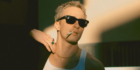 Drew Starkey was seen wearing the iconic Ray-Ban Wayfarer 2140 901/58 Polarised sunglasses