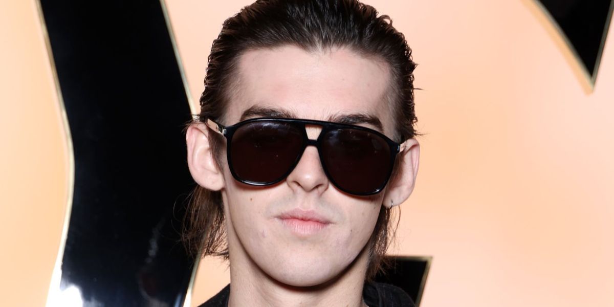 Actor Earl Cave was seen wearing black Saint Laurent Sun SL 596 Dune 001 aviator sunglasses at the Saint Laurent Fall/Winter 2024 fashion show during Paris Fashion Week. Shop online now on Pretavoir