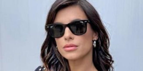Italian actress Elisabetta Canalis was seen wearing the iconic Ray-Ban Wayfarer 2140 901/58 Polarised sunglasses