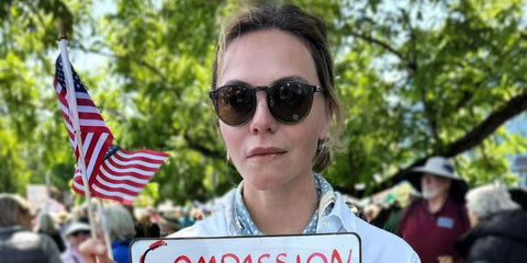 Actress Eloise Mumford was seen wearing black Oliver Peoples O'Malley Sun OV5183S 1005/P1 Black Polarised sunglasses in her Instagram post, June 2025. Shop online now on Pretavoir