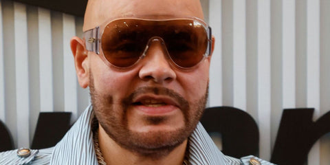 Fat Joe was seen wearing transparent grey Bottega Veneta BV1345S 004 Crudo Sunglasses on the Day 6 of US Open 2025. Shop online now on Pretavoir