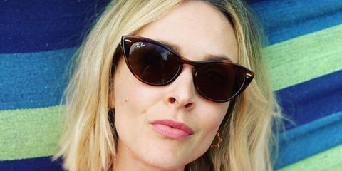 British broadcaster Fearne Cotton was seen wearing tortoiseshell Ray-Ban Nina RB 4314N 954/33 cat eye sunglasses. Shop online now on Pretavoir