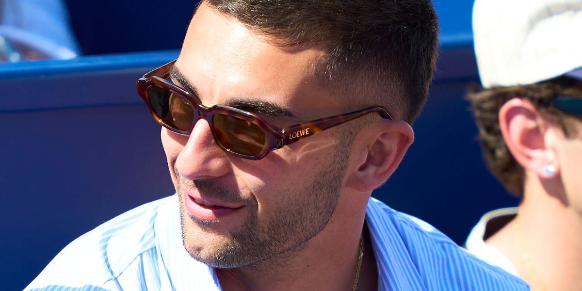 Barcelona FC footballer Ferran Torres was seen wearing tortoiseshell Loewe Slim LW40157U 52G sunglasses at the Barcelona Open Banc Sabadell 2025. Shop online now on Pretavoir