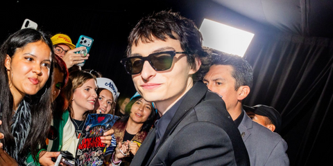 Finn Wolfhard was seen wearing black and silver Alexander McQueen AM0519S 001 sunglasses at the world premiere of "Stranger Things" season 5 in Los Angeles. Shop online now on Pretavoir