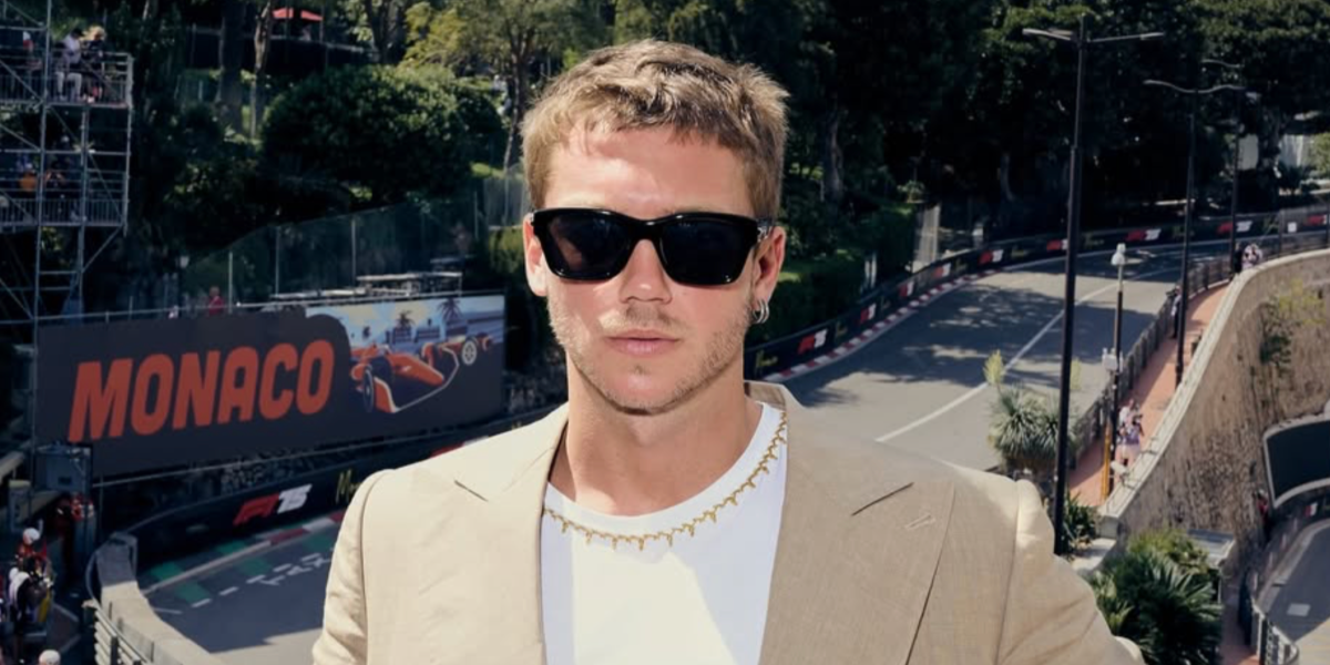 Argentine actor Franco Masini was seen wearing black Givenchy GV One GV40090I 01A sunglasses at the F1 Monaco Grand Prix 2025. Shop online now on Pretavoir