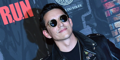 Actor Gabriel Luna was seen wearing gold Ray-Ban Round Metal RB 3447 9196/48 Polarised sunglasses in Las Vegas, November 2019. Shop online now on Pretavoir