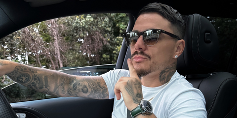 Australian professional boxer George Kambosos Jr. was seen wearing Ray-Ban Clubmaster Oversized RB 4175 877/M3 Polarised sunglasses in his Instagram post, January 2024. Shop online now on Pretavoir