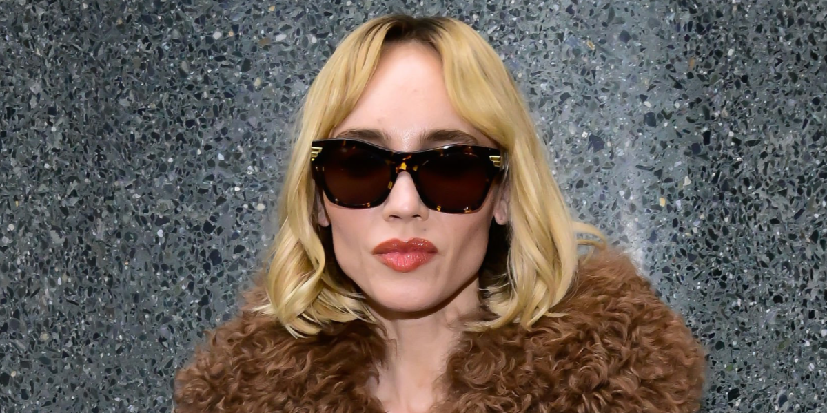 Canadian singer Goldie Boutilier, formerly known as Goldilox, was seen wearing tortoiseshell Bottega Veneta BV1103S 002 sunglasses outside ABC Studios in New York City, November 2025. Shop online now on Pretavoir