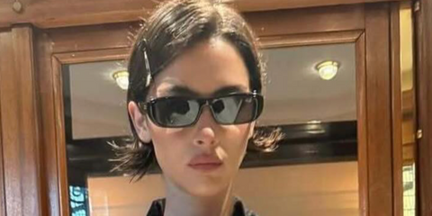 Gracie Abrams was seen wearing black Ray-Ban Teru RB 4425 6677/87 sunglasses in her Instagram story, October 2025.