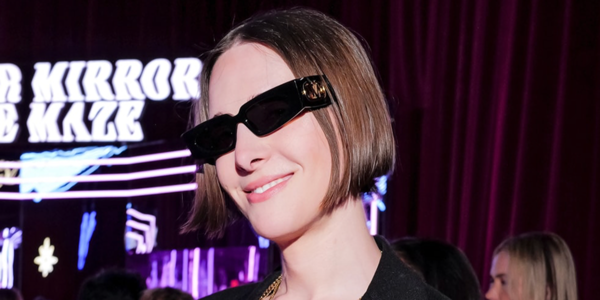 Hari Nef was seen wearing black Valentino Vain Bold VG0001S 001 sunglasses at the launching party of Kering Eyewear x Maison Valentino in New York City, March 2026.