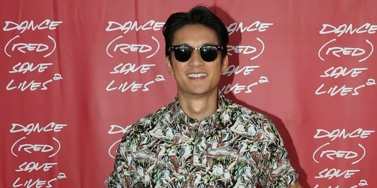 Actor and dancer Harry Shum Jr. was seen wearing the iconic Ray-Ban Clubmaster 3016 W0365 Black half-rim sunglasses at the Dance Red Save Lives event in Australia. Shop online now on Pretavoir