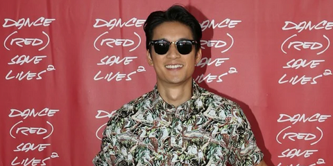 Actor and dancer Harry Shum Jr. was seen wearing the iconic Ray-Ban Clubmaster 3016 W0365 Black half-rim sunglasses at the Dance Red Save Lives event in Australia. Shop online now on Pretavoir