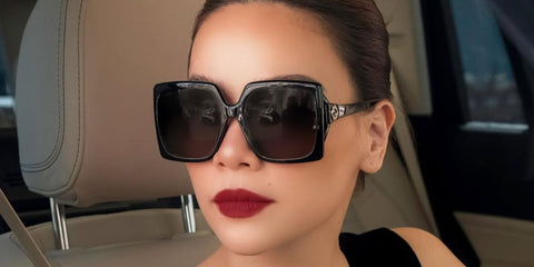 Vietnamese singer Ho Ngoc Ha was seen wearing black Gucci GG0876S 002 oversized sunglasses in her Instagram post, February 2023.