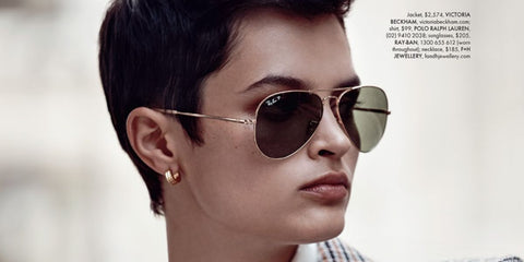 American model Isabella Emmack was seen wearing Ray-Ban Aviator 3025 001/58 Gold Frame G15 Polarised sunglasses in a fashion editorial page of ELLE Australia. Shop online now on Pretavoir