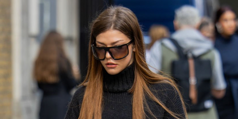 Isobel Richmond was seen wearing black Tom Ford Clint-02 TF1066 01B shield sunglasses with brown lenses to attend JW Anderson Spring/Summer 2025 fashion show during London Fashion Week. Shop online now on Pretavoir